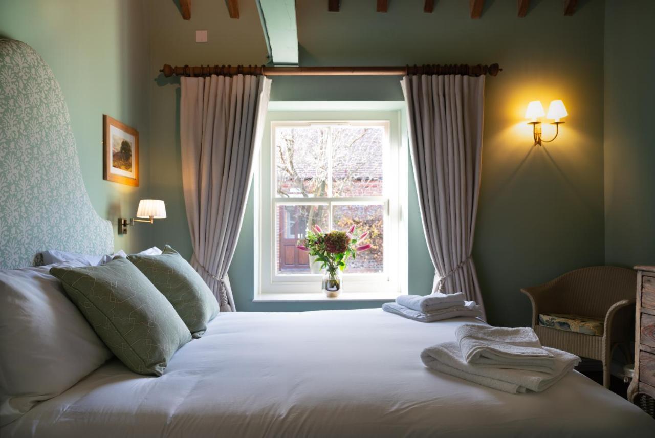 The Horse And Groom Inn Chichester Esterno foto