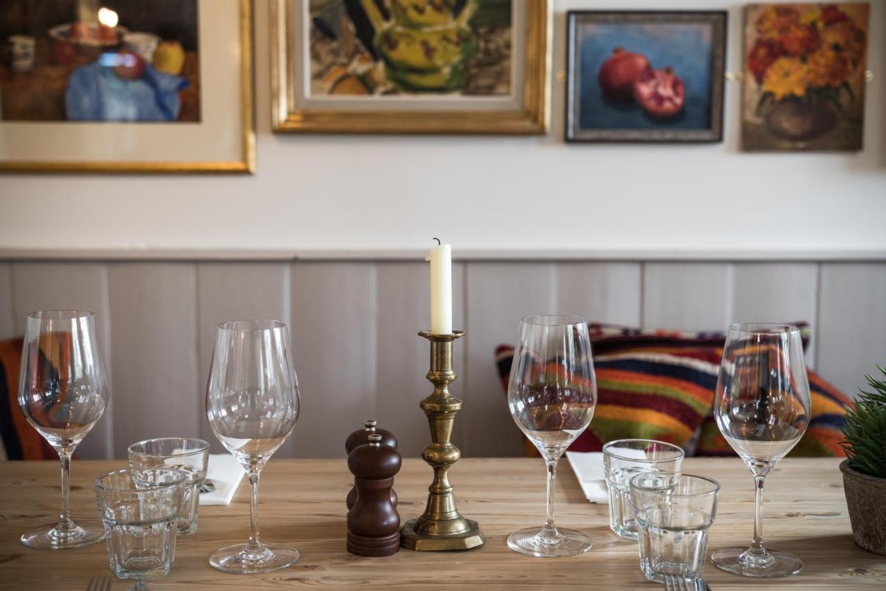 The Horse And Groom Inn Chichester Esterno foto